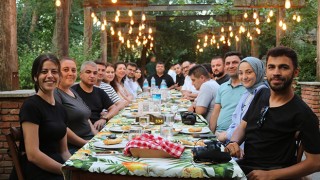 DÖNMEZ; “GAZETECİLERİMİZ DEMOKRASİNİN VAZGEÇİLMEZİDİR”