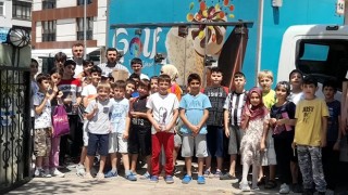 YILMAZ SOYDAN’DAN ÖĞRENCİLERE DONDURMA İKRAMI