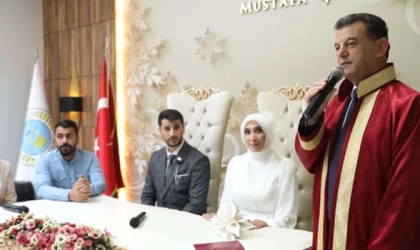 KAPAKLI’DA 36’SI YABANCI UYRUKLU, 972 ÇİFTİN NİKAHI KIYILDI