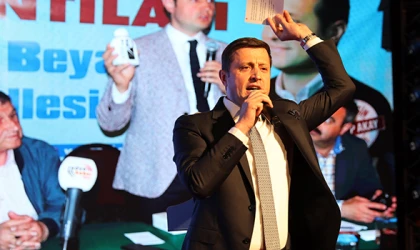 "ALNIMIZ AK, BAŞIMIZ DİK, YİNE MEYDANLARDAYIZ"