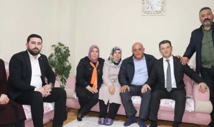 BAŞKAN ÇETİN, DEPREMZEDE AİLELERİ ZİYARET ETTİ