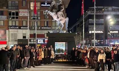 ÇERKEZKÖY’DE DEPREMİN YILDÖNÜMÜNDE SESSİZ YÜRÜYÜŞ YAPILDI