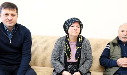 VAHAP AKAY’DAN DEPREMZEDE AİLELERE ZİYARET