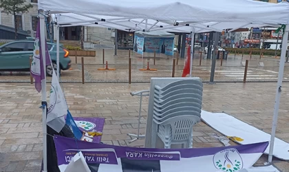 DEM PARTİ ÇADIRINI YIKTILAR