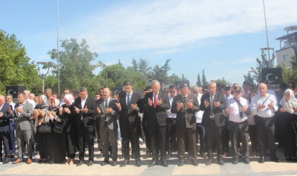 15 TEMMUZ’UN YILDÖNÜMÜNDE ŞEHİTLERİMİZ DUALARLA ANILDI