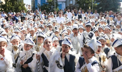 SÜNNET ŞÖLENİNDE DOYASIYA EĞLENDİLER