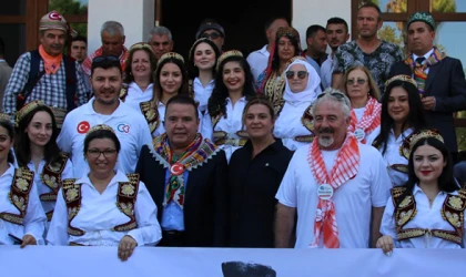 BALKAN HALK DANSLARI TOPLULUĞU ANTALYA’DA SAHNE ALDI