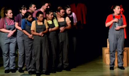 “PUNTİLA AĞA VE UŞAĞI MATTİ” SARAY’DA