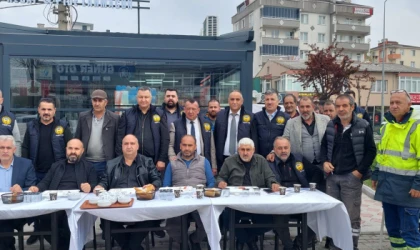 YAŞAR KUŞ, SANAYİ ESNAFINA KAHVALTI PROGRAMI DÜZENLEDİ