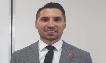 ÇOLAK: “YARINLARIMIZA IŞIK TUTAN TÜM YAŞLILARIMIZIN YAŞLILAR GÜNÜ KUTLU OLSUN”