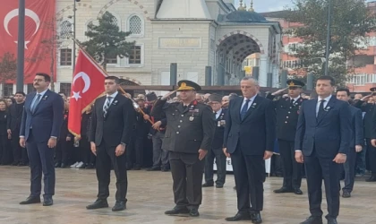 ÇERKEZKÖY’DE ATATÜRK ANISINA ÇELENK SUNULDU