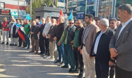 DOĞU TÜRKİSTAN İÇİN ÇERKEZKÖY’DEN SESSİZ ÇIĞLIK ETKİNLİĞİ YAPILDI