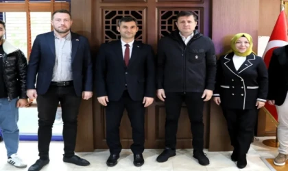 Kızılay Başkanı Meral, Başkan Akay’ı ziyaret etti