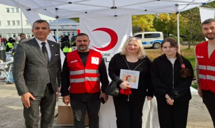 KIZILAY ÇERKEZKÖY KİTAP FUARINDA VATANDAŞLARLA BULUŞTU