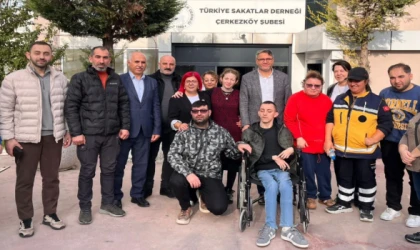 AK PARTİ ÇERKEZKÖY İLÇE BAŞKANI AZBAY’DAN SAKATLAR DERNEĞİNE ZİYARET