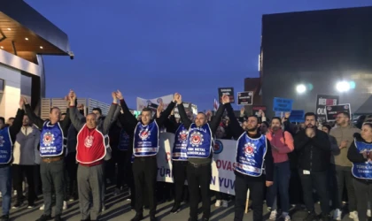 METAL İŞÇİLERİNİN EYLEMLERİ SÜRÜYOR