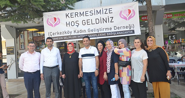 KADIN DAYANIŞMASI İLE İHTİYAÇ SAHİPLERİNİN YÜZÜ GÜLECEK