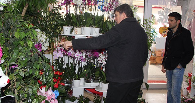 14 ŞUBAT İÇİN EN GÜZEL HEDİYE ‘ÇİÇEKTİR’