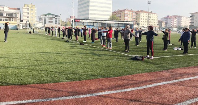 AÇIK HAVA SPORUNA İLK GÜNDEN YOĞUN KATILIM