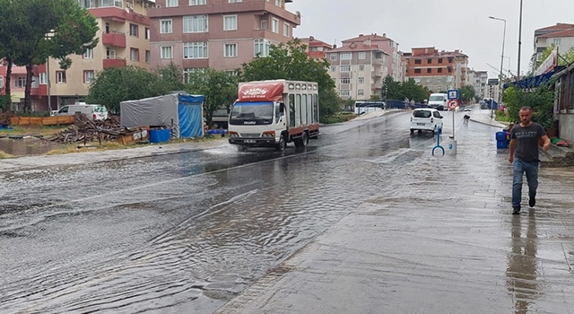 SAĞANAK YAĞIŞ HAYATI OLUMSUZ ETKİLEDİ