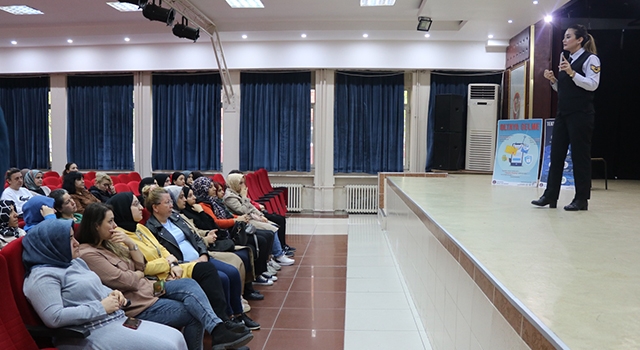 JANDARMA, ÇERKEZKÖY’DEKİ KURSİYERLERE EĞİTİM VERDİ