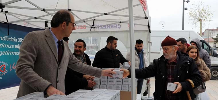 ÇERKEZKÖY BELEDİYESİ KANDİL SİMİDİ DAĞITTI