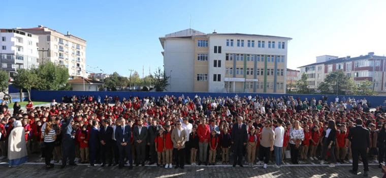 KAPAKLI’DA İLÇENİN İLK PROJE OKULU AÇILDI