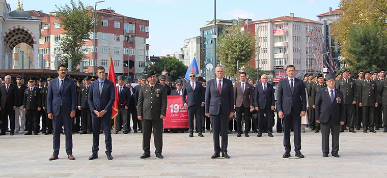 “VATANIMIZ VARSA BUNU GAZİLERİMİZE VE ŞEHİTLERİMİZE BORÇLUYUZ”