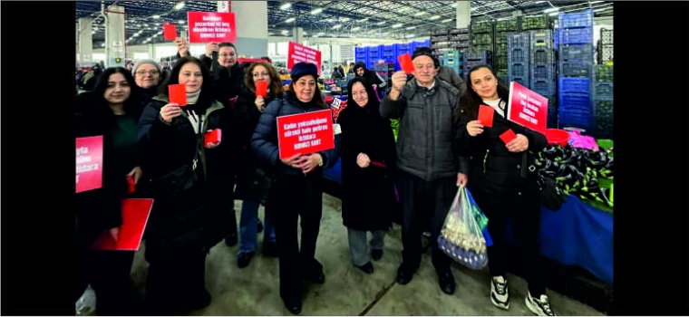 "CHP Kadın Kolları'ndan İktidara KIRMIZI KART!"