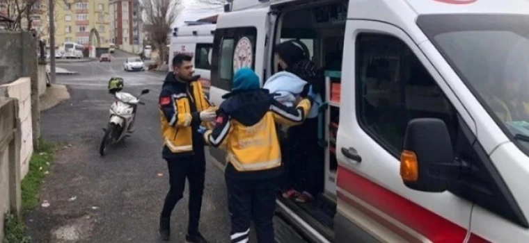 "Çorlu’da Sobadan Dökülen Kaynar Su, 4 Günlük Bebek ve Ablasını Yaktı!"