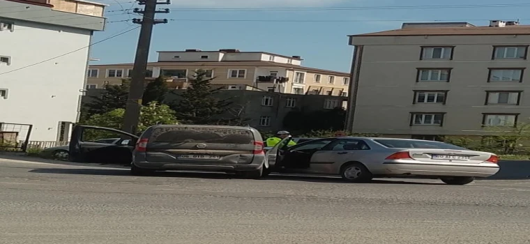 BAĞLIK MAHALLESİ TAŞ KÖPRÜ’DE HAFİF HASARLI TRAFİK KAZASI