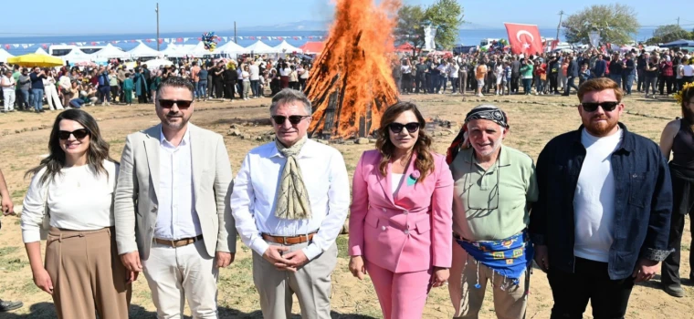 CANDAN YÜCEER’LE ŞARKÖY’DE HIDIRELLEZ COŞKUSU ZİRVEYE TAŞINDI