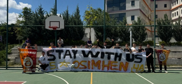 ÇERKEZKÖY MBA OKULLARI ÖĞRENCİLERİNDEN ŞAMPİYONLUK KUTLAMASI: “OSIMHEN KALSIN” MESAJI DİKKAT ÇEKTİ