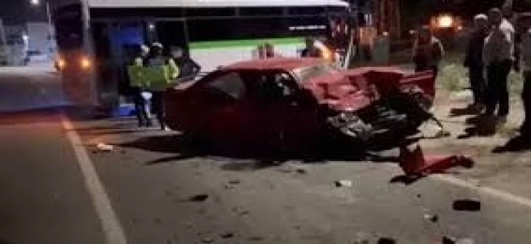 ÇERKEZKÖY'DE OTOMOBİL İLE MİDİBÜS ÇARPIŞTI: 1 ÖLÜ