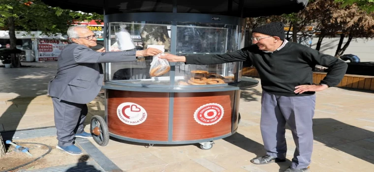 HALK SİMİT 10 TL’DEN SATIŞTA
