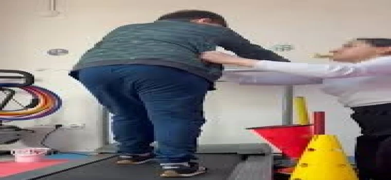 TEKİRDAĞ’DA OTİZMLİ ÇOCUĞA ŞOK EDEN ŞİDDET! EĞİTMEN GÖRÜNTÜLERİ AİLEYE YANLIŞLIKLA GÖNDERDİ