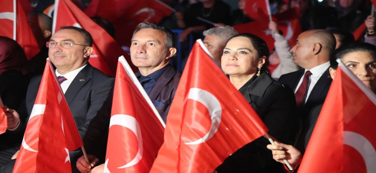 TEKİRDAĞ’DA BÜYÜKŞEHİR’DEN CUMHURİYET BAYRAMINA YAKIŞAN COŞKULU KUTLAMA