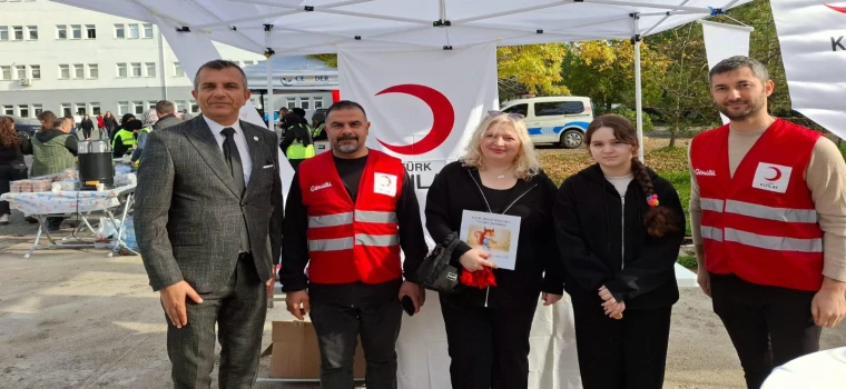 KIZILAY ÇERKEZKÖY KİTAP FUARINDA VATANDAŞLARLA BULUŞTU