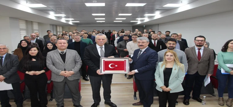 OKULLARDA İKİNCİ DÖNEM “BAYRAK SEVGİSİ” TEMASIYLA BAŞLIYOR