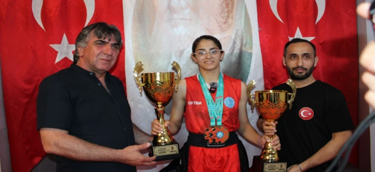 ÇERKEZKÖYLÜ SPORCU MEYRA APAYDIN, DEPREMİN YARALARINI SPORLA SARDI, HEDEFİ MİLLİ FORMA
