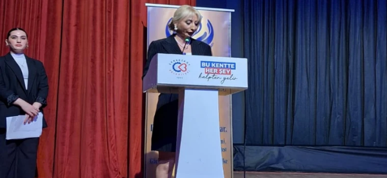“Yılın Annesi” Ödülü Duygu Dolu Anlara Sahne Oldu: Zeynep Bozkurt Unutulmadı