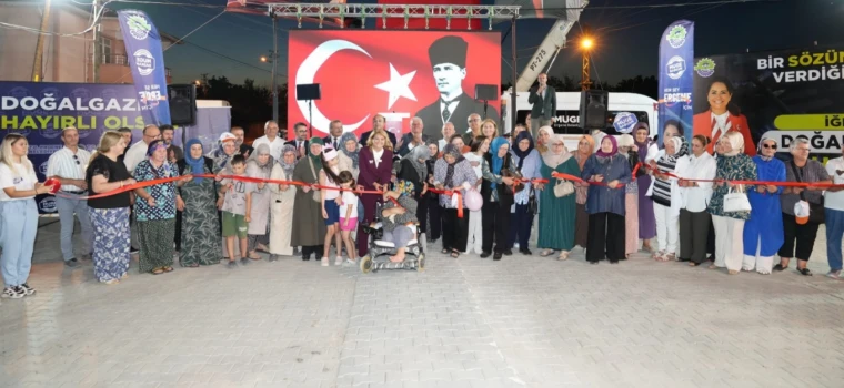 BAŞKAN MÜGE YILDIZ TOPAK YİNE SÖZÜNÜ TUTTU, İĞNELER MAHALLESİ DOĞALGAZA KAVUŞTU