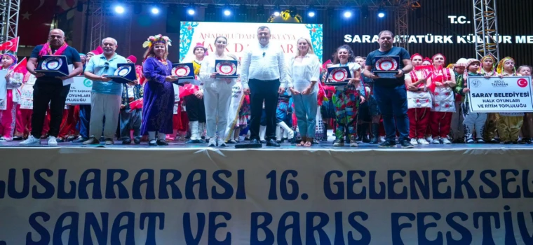 SARAY’DA HALK DANSLARI GECESİ BÜYÜK İLGİ GÖRDÜ