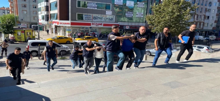 Çerkezköy’de ev kurşunlama olayında 3 şüpheli adliyede