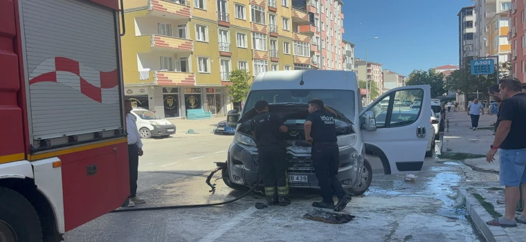 Kızılpınar’da servis aracında yangın paniği