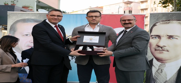 Vahap Akay’dan AK Parti buluşmasında dikkat çeken mesajlar