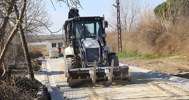 UZUNHACI’YA 10 BİN METREKARE YOL