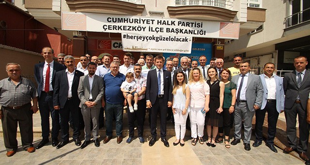 CHP’DE BAYRAMLAŞMA MERASİMİ İLK GÜN YAPILDI