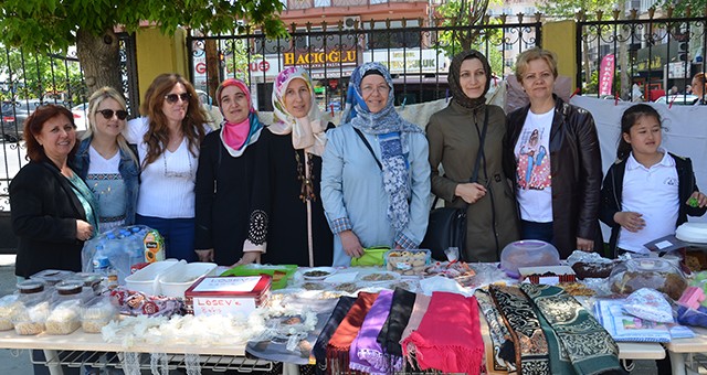 LÖSEMİLİ ÇOCUKLAR YARARINA KERMES DÜZENLENDİ