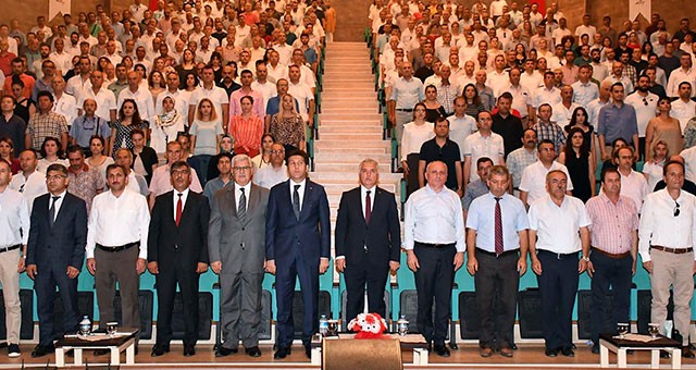 VALİ YILDIRIM: “BAŞARI, KİŞİNİN SOSYAL STATÜSÜYLE ALAKALIDIR”